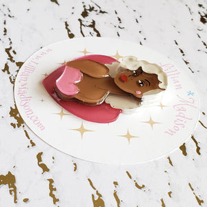 
            
                Load image into Gallery viewer, Lila Sweetheart Brooch - Chocolate
            
        